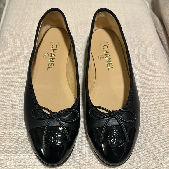 Chanel Ballet Flats - Picture 1 of 8